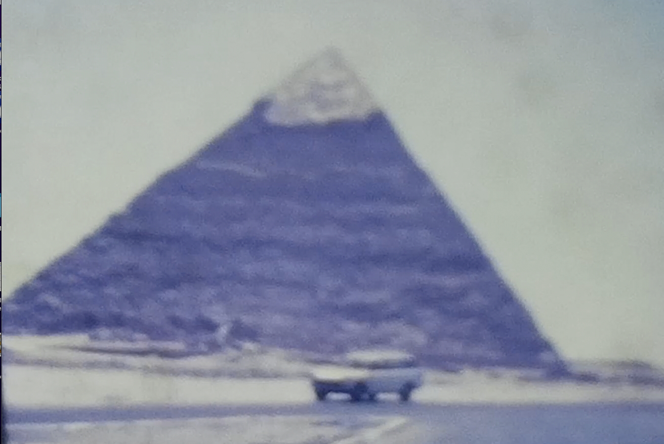 5276570