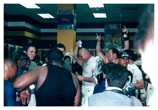 5697563